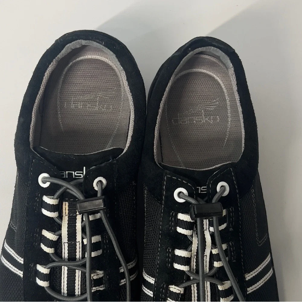 DANSKO W Black Casual Sneakers 39 US 8.5 EU HELEN Suede Bungee White Stripe